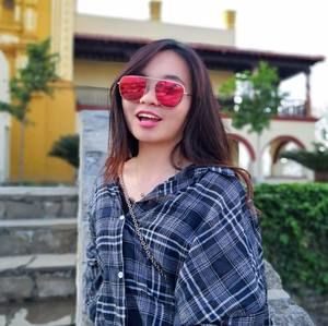 Meet your Posher, Yenna